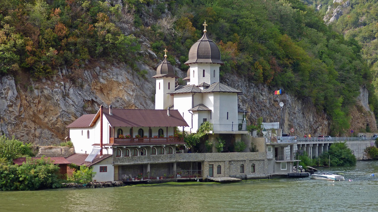 danube iron gate mracuna free photo