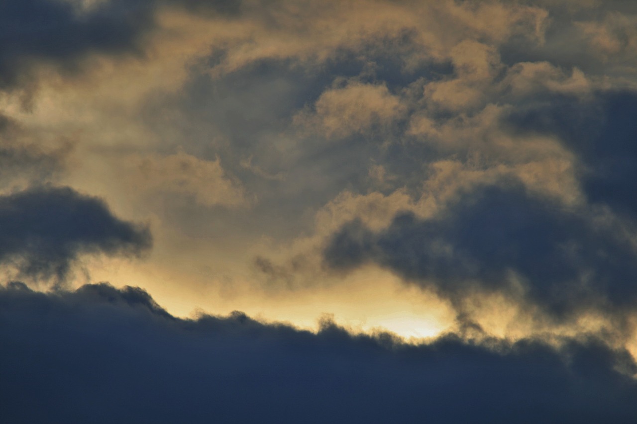 dark clouds sky clouds free photo