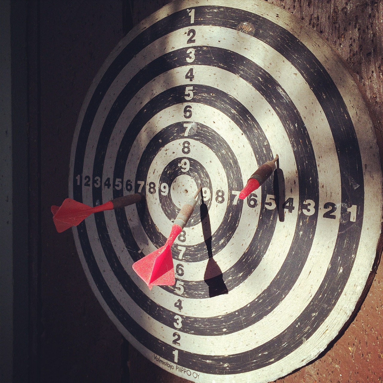 dart board summer the numbers free photo