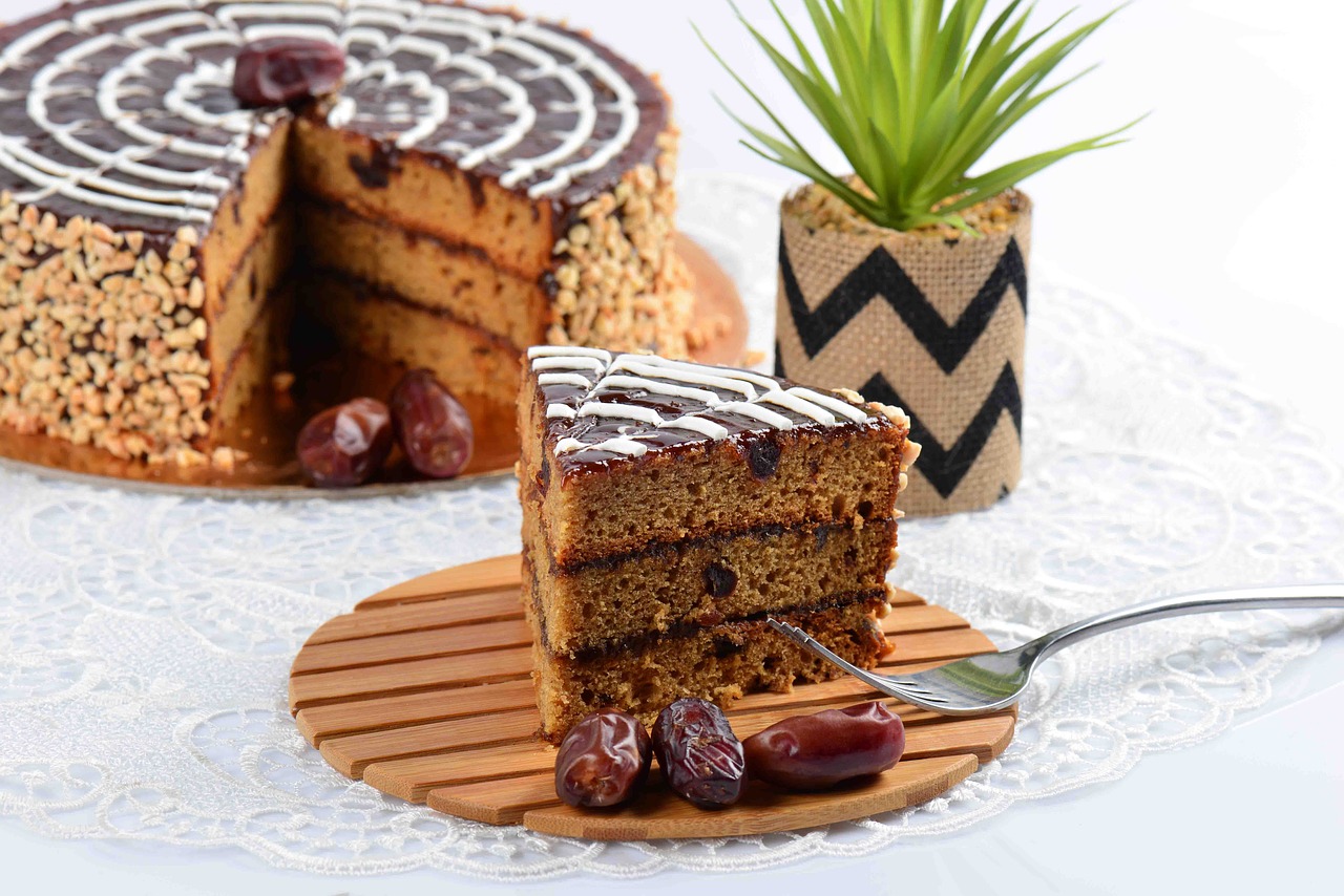 date cake  cake  sweet free photo