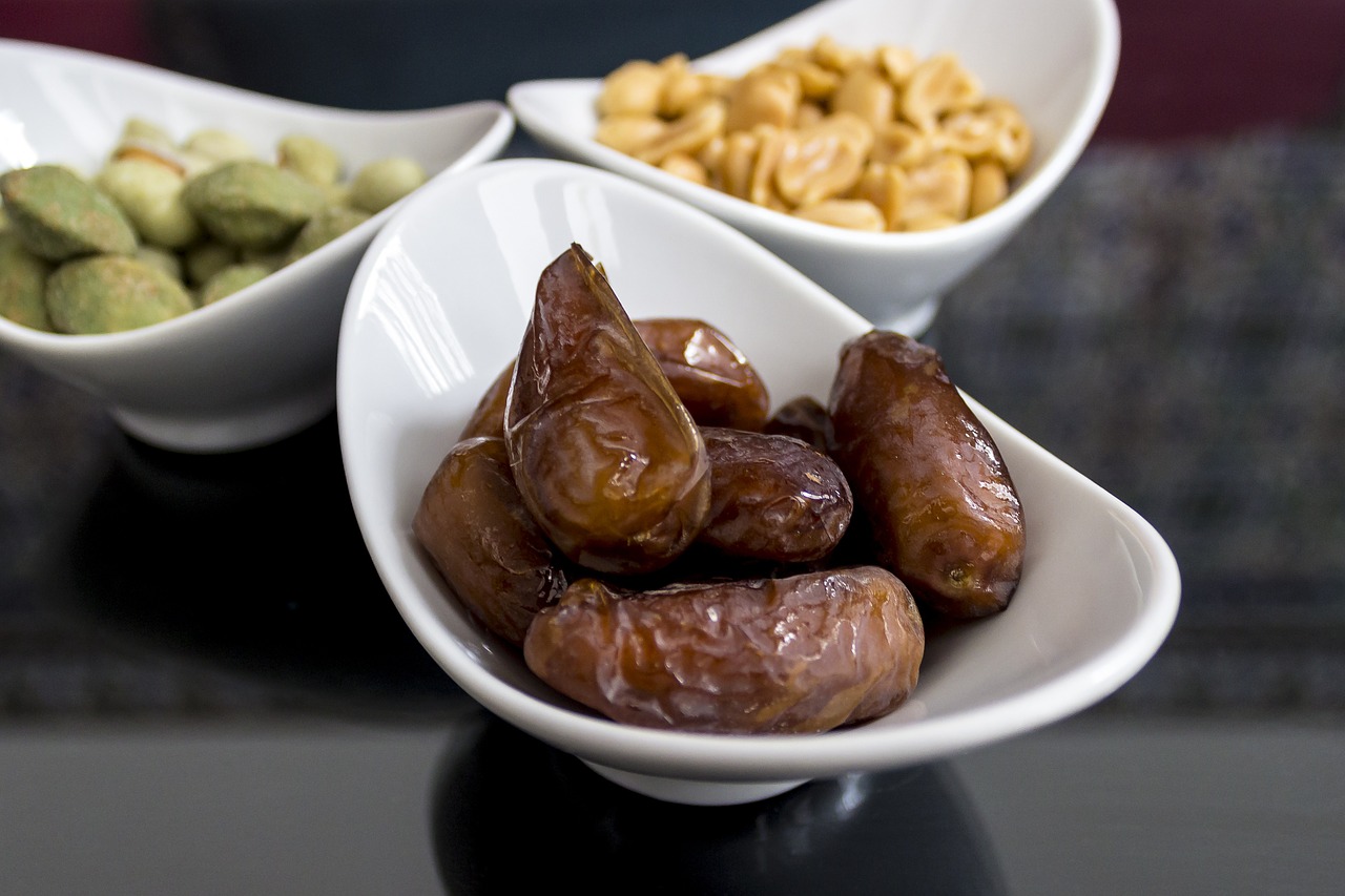 dates nibble eat free photo