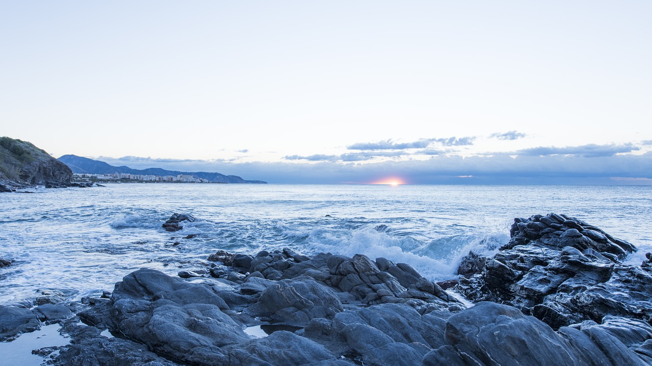 dawn beach guilche free photo