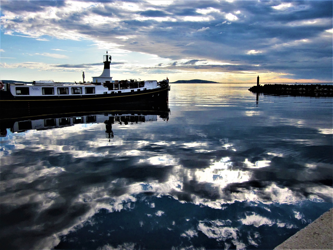 dawn harbour water free photo