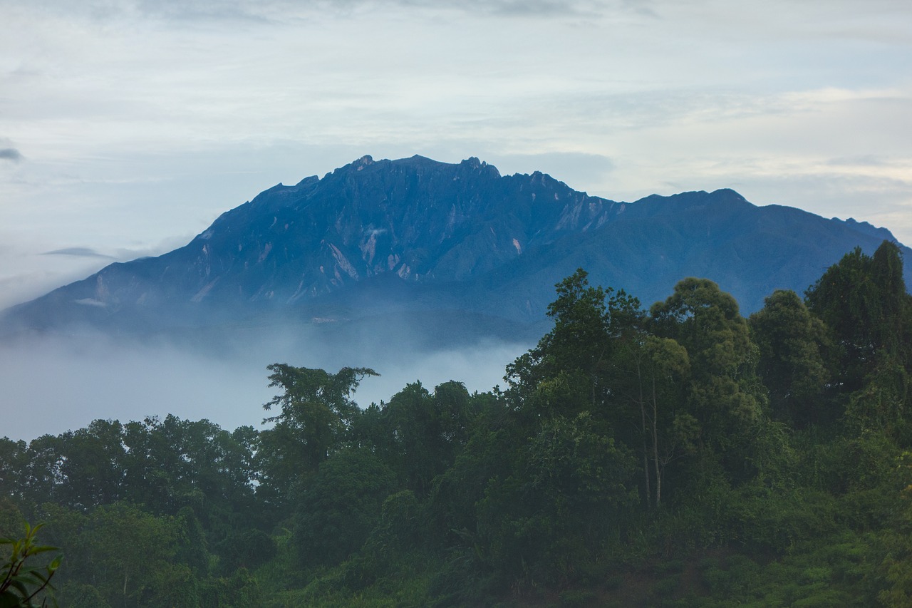 dawn mountain clouds free photo