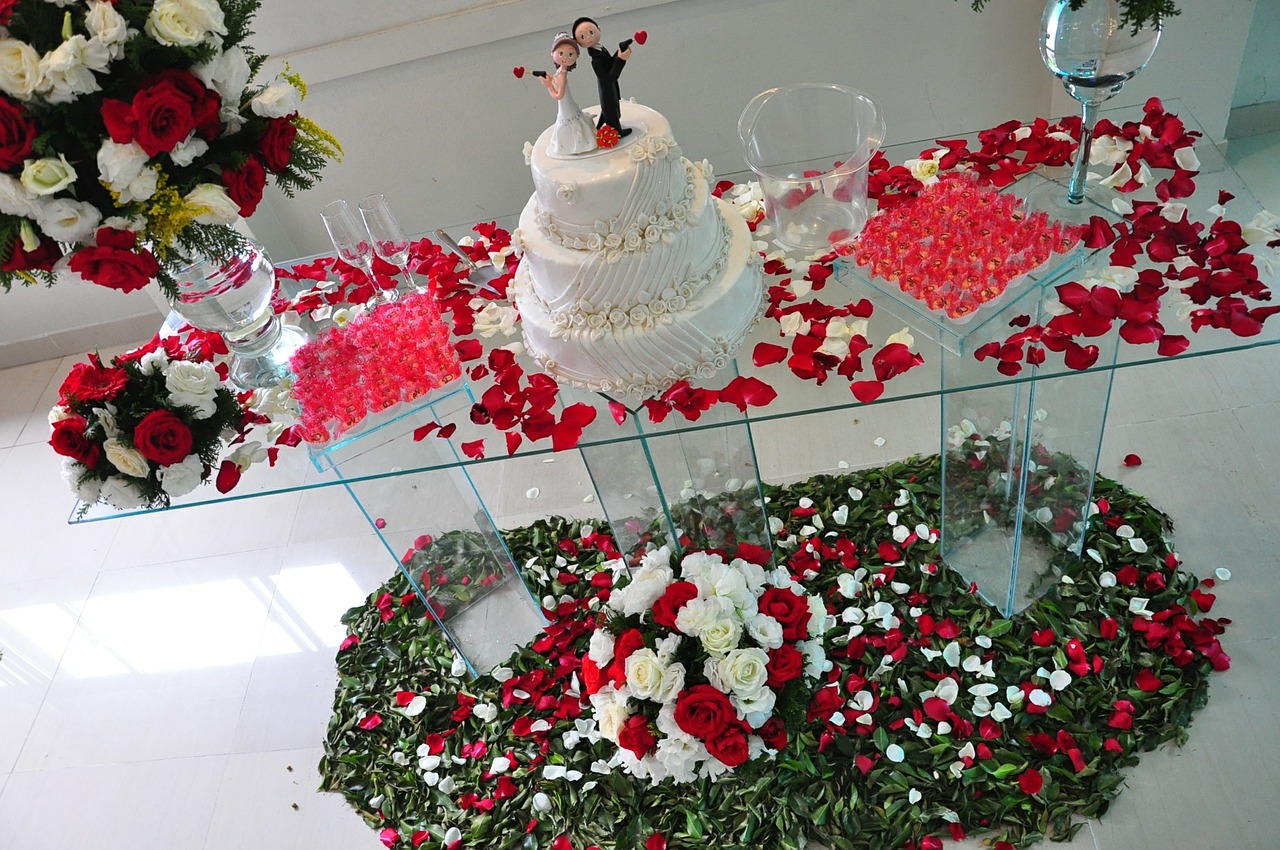 decorated table wedding cake wedding decoration free photo