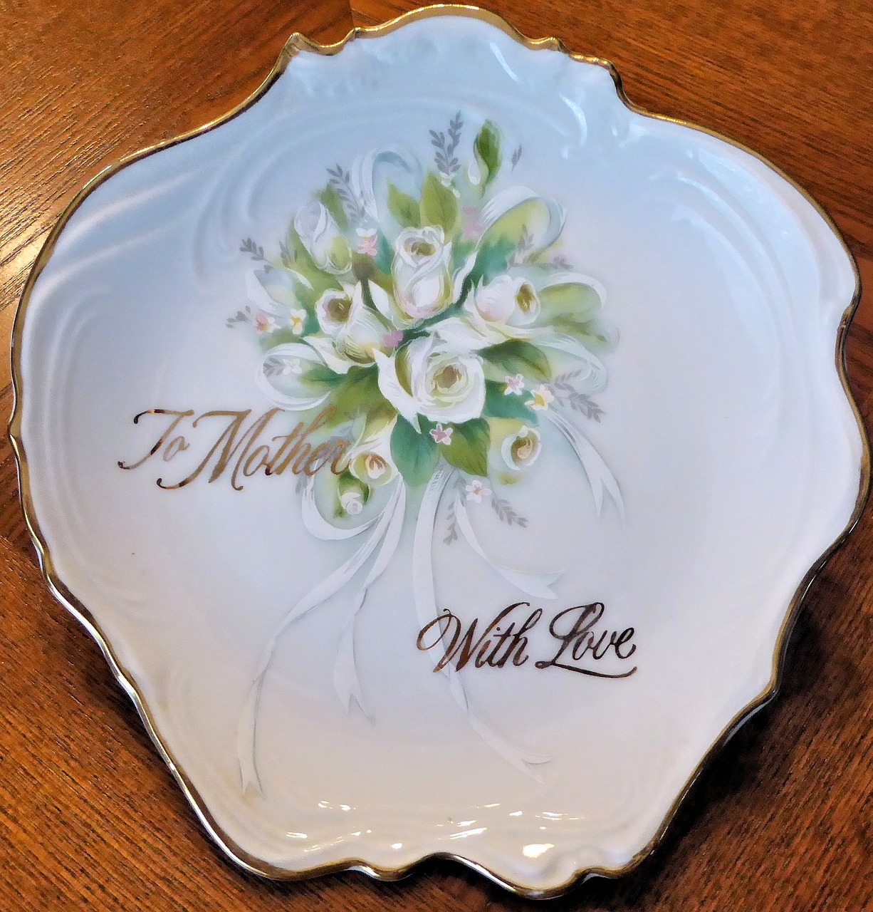 decorative plate mother's day theme china free photo