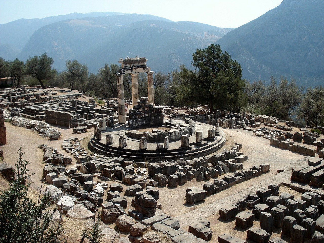 delphi ancient site greece free photo