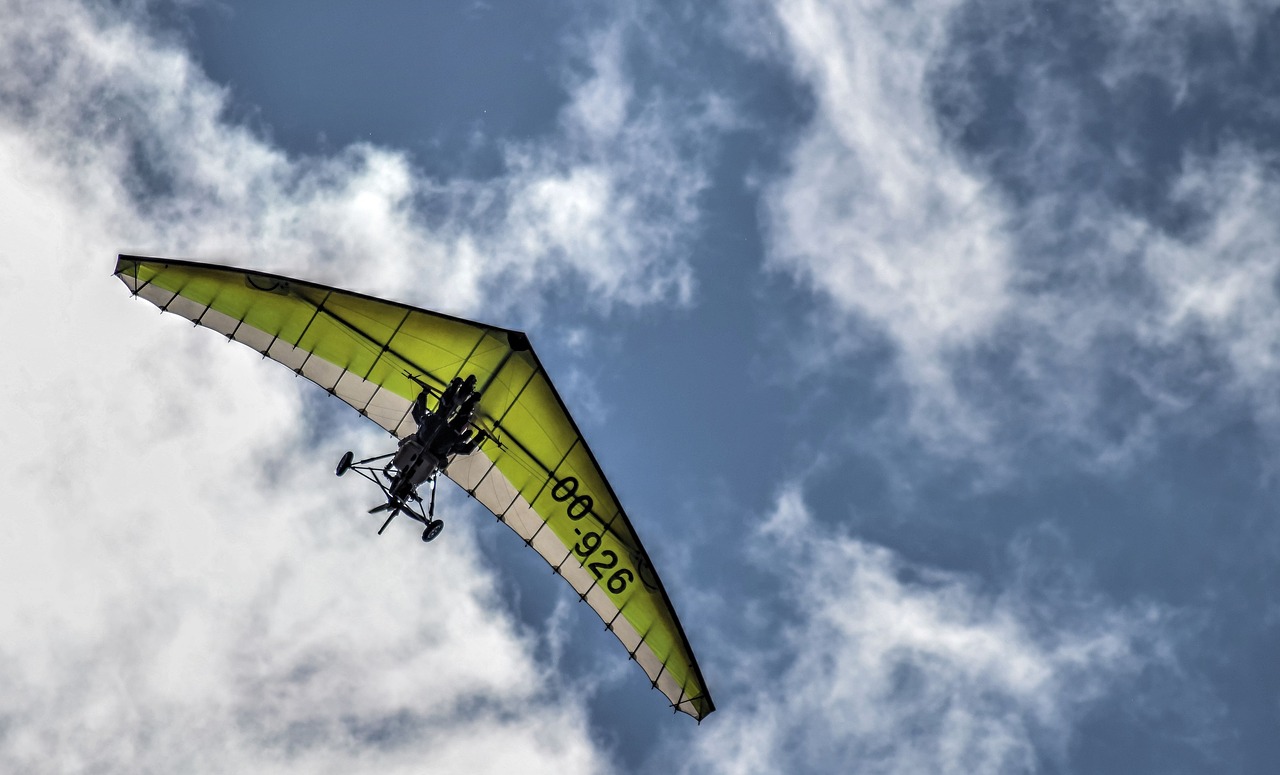 delta hang-glider plane free photo