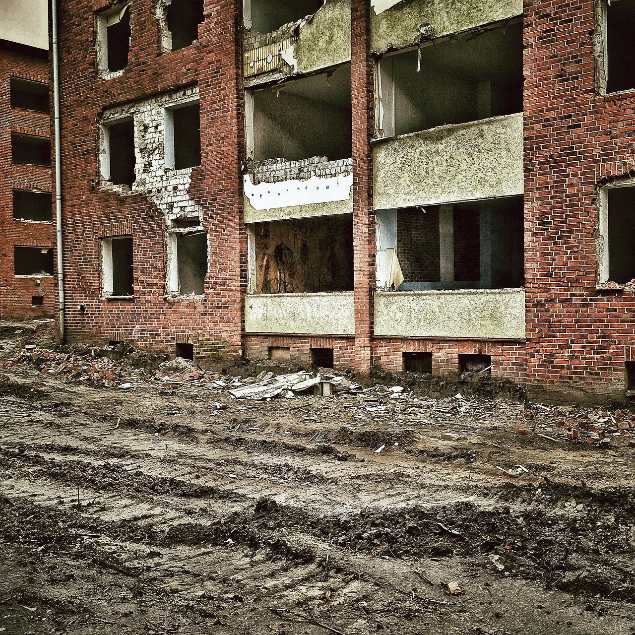 demolition ruin decay free photo