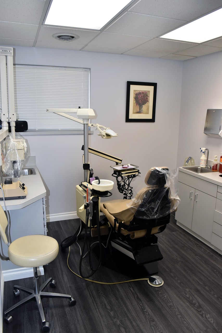 dentist office exam free photo