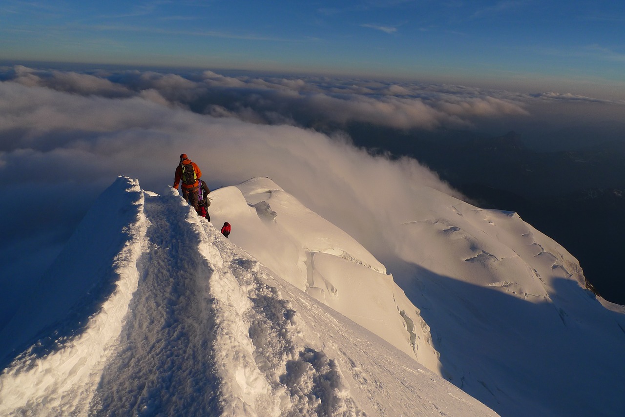 descent  view  mountain top free photo