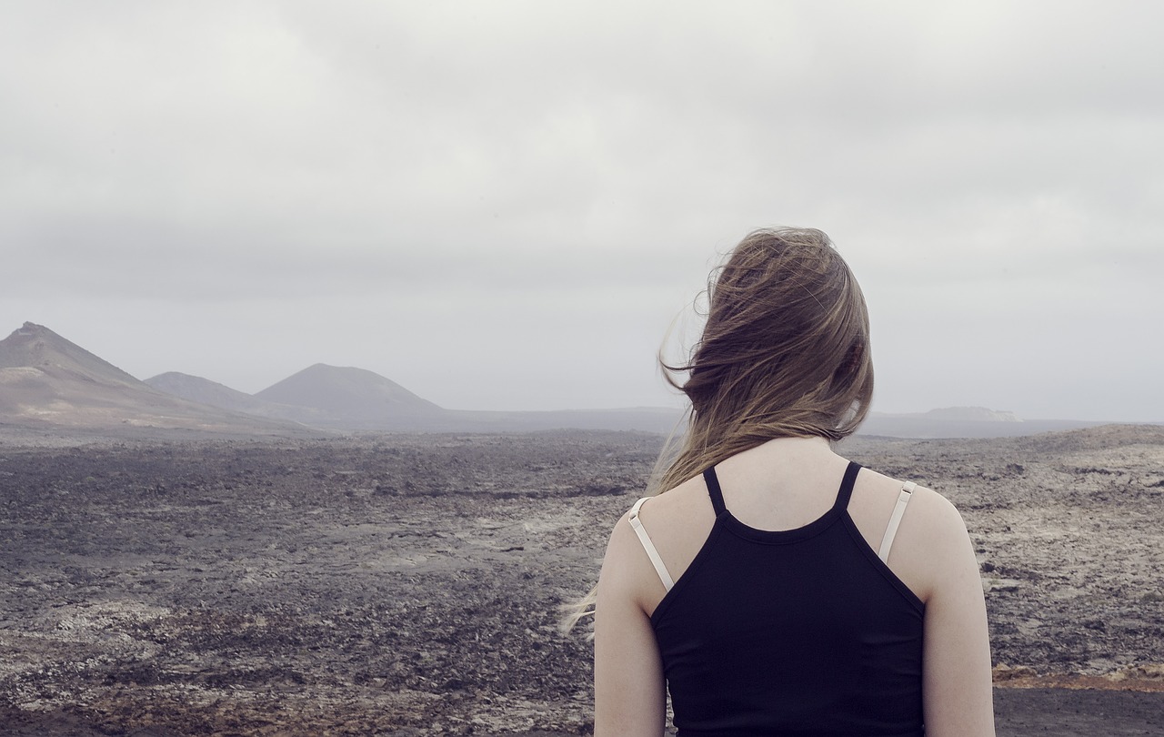 desert foggy girl free photo