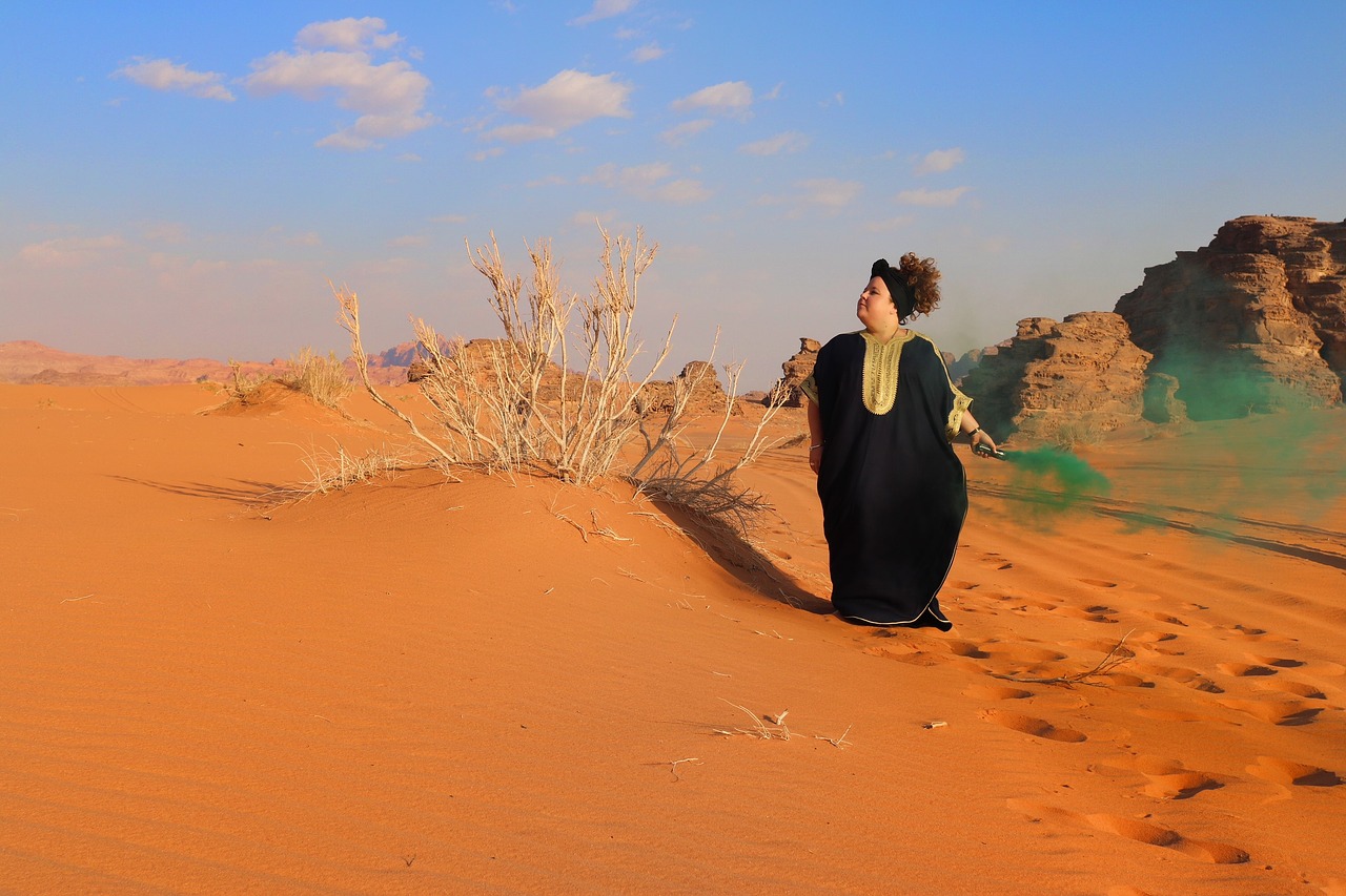 Desert, lady, girl, green, smoke - free image from needpix.com