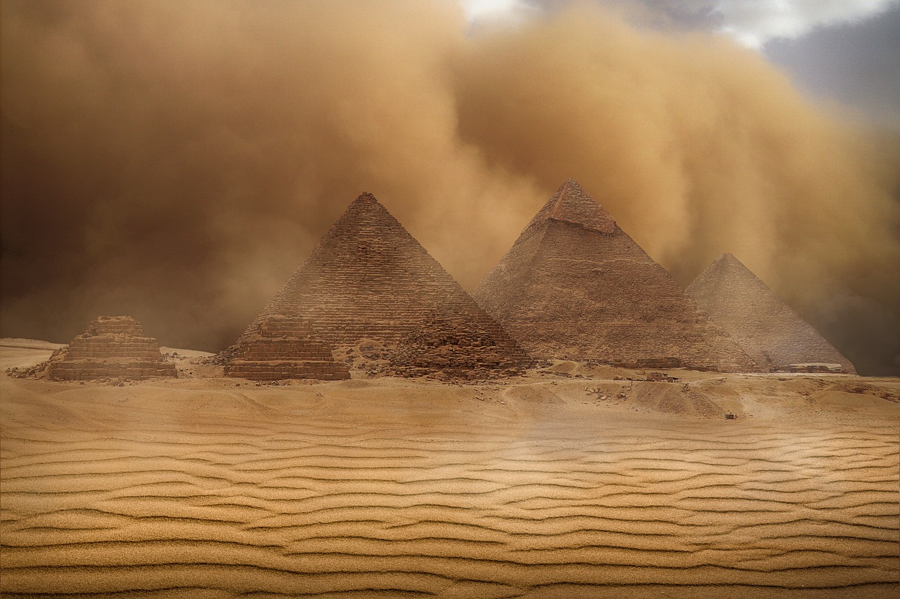 desert  pyramids  sand free photo
