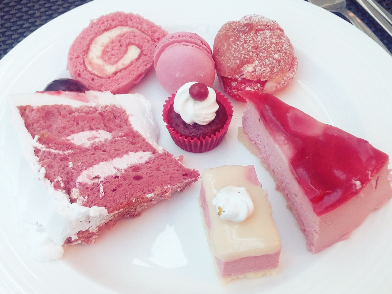 dessert pink delicious free photo