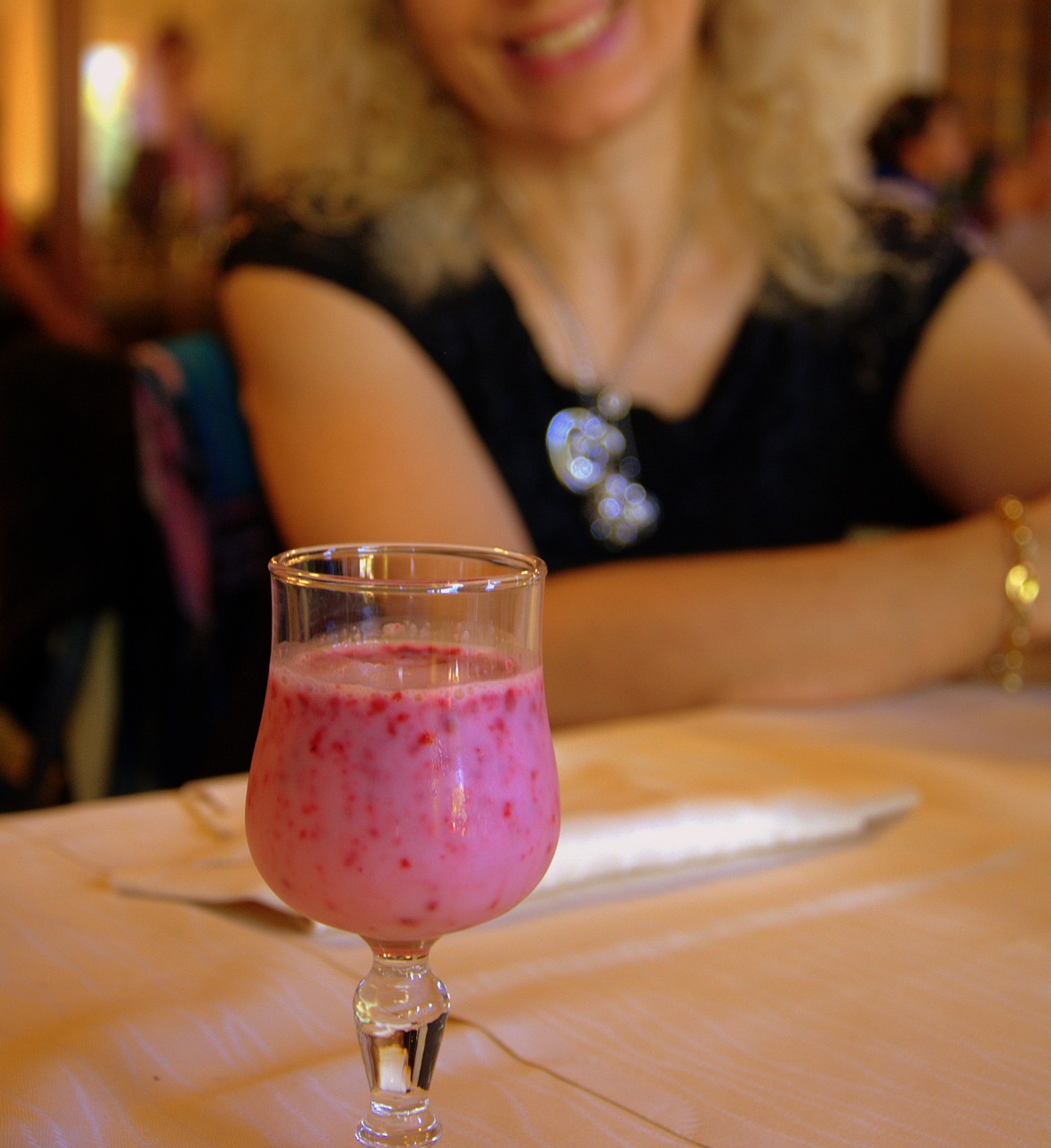 dessert glass strawberry free photo