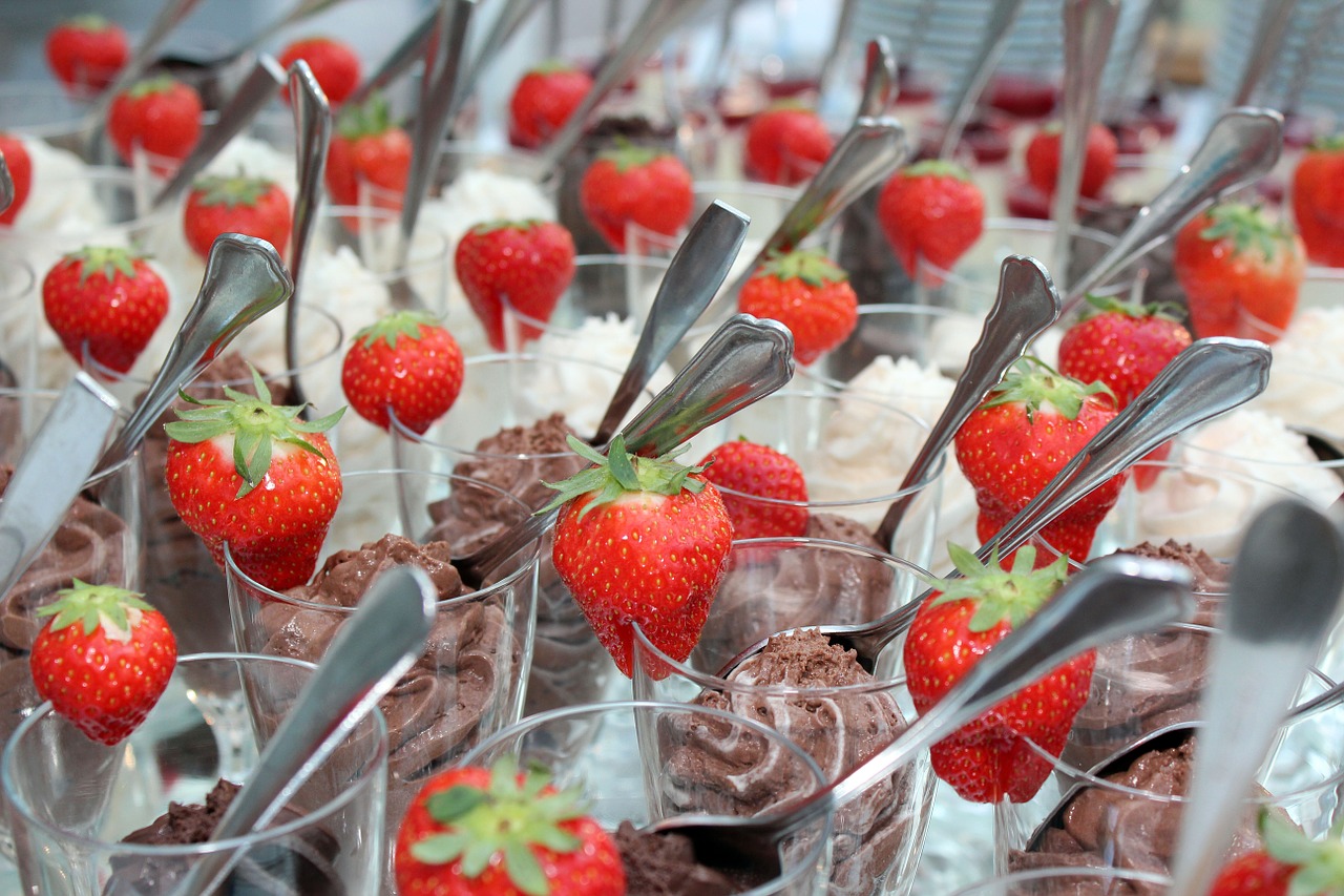 dessert strawberries fruit free photo