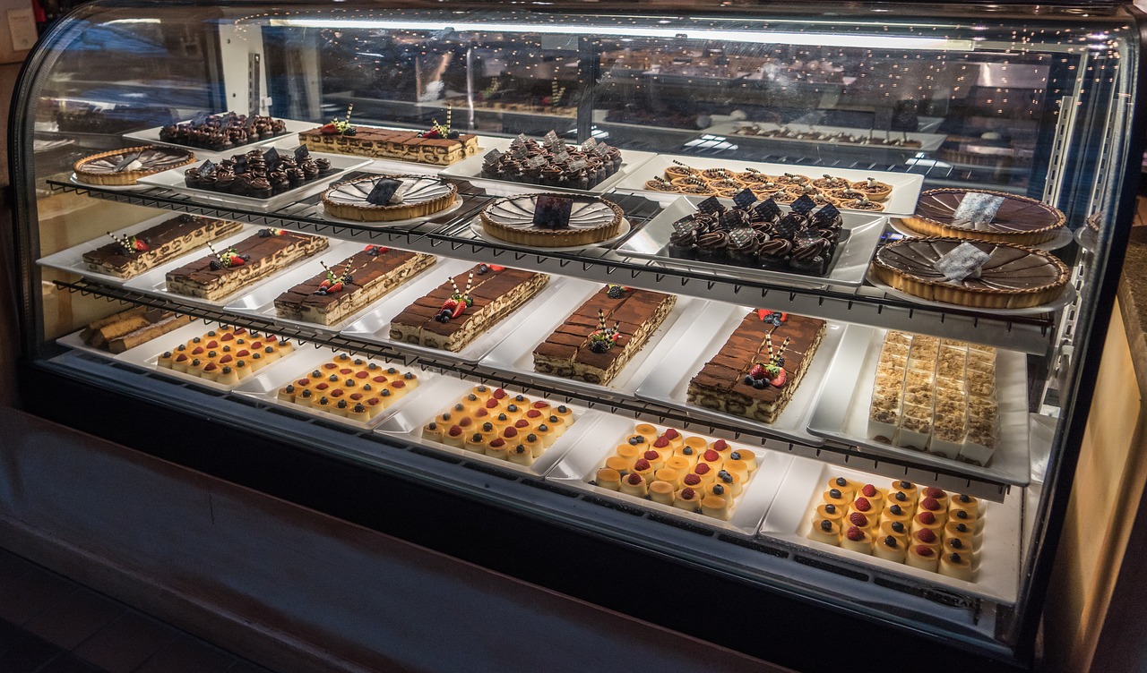 dessert case chocolate food free photo