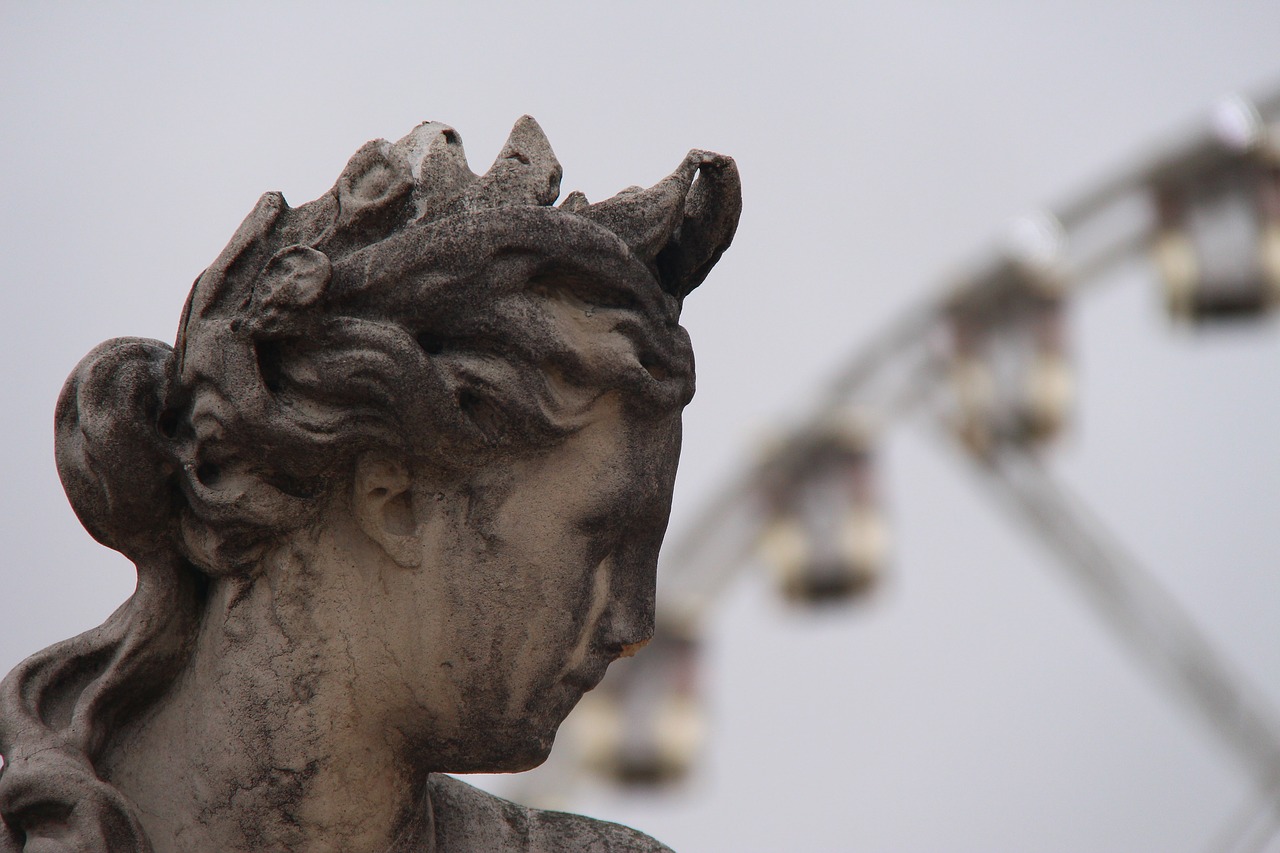 detail statue paris free photo