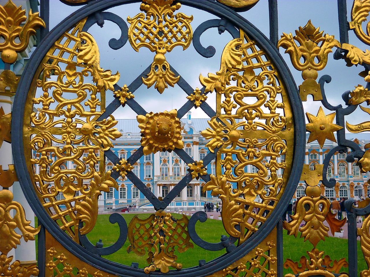 detail gold fence free photo