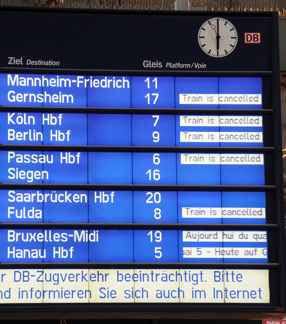 deutsche bahn railway station rail strike free photo