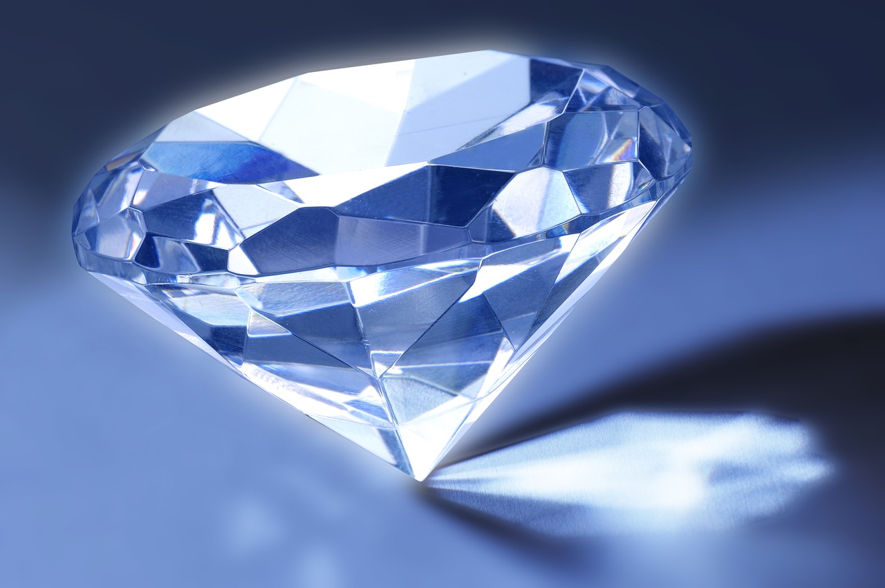 diamond gem refraction free photo