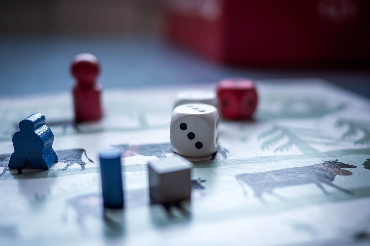 dice game pawn free photo