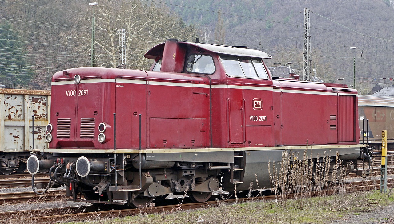 diesel locomotive mainline deutsche bundesbahn free photo