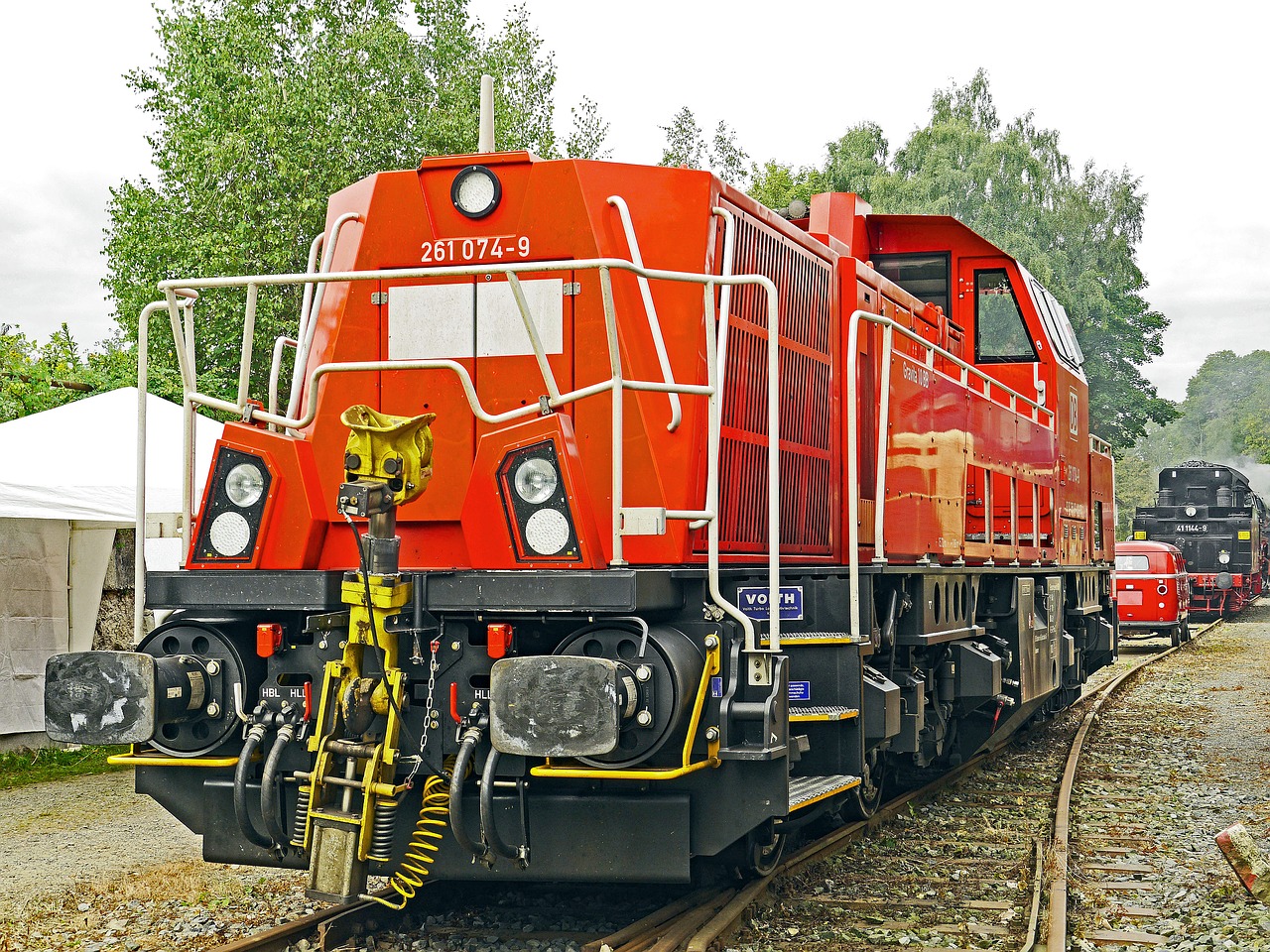 diesel locomotive switcher modern free photo
