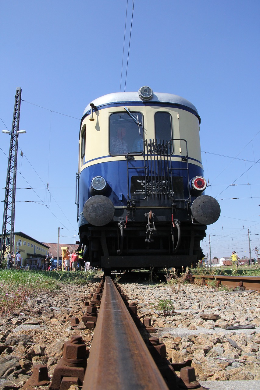 diesel railcar 5042 railroad museum sigmund herberg free photo