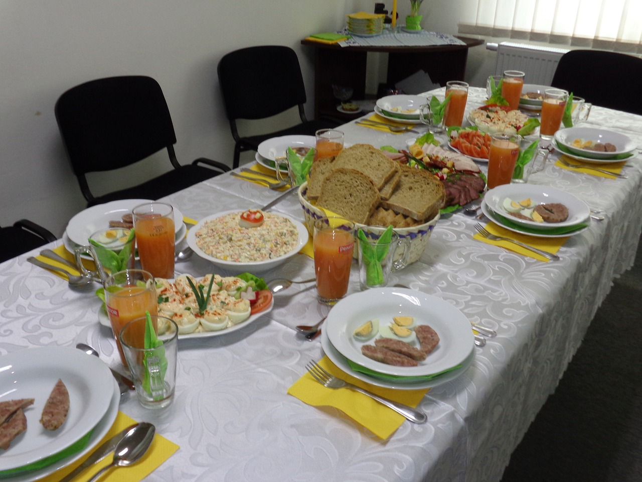 dining table covering easter breakfast free photo