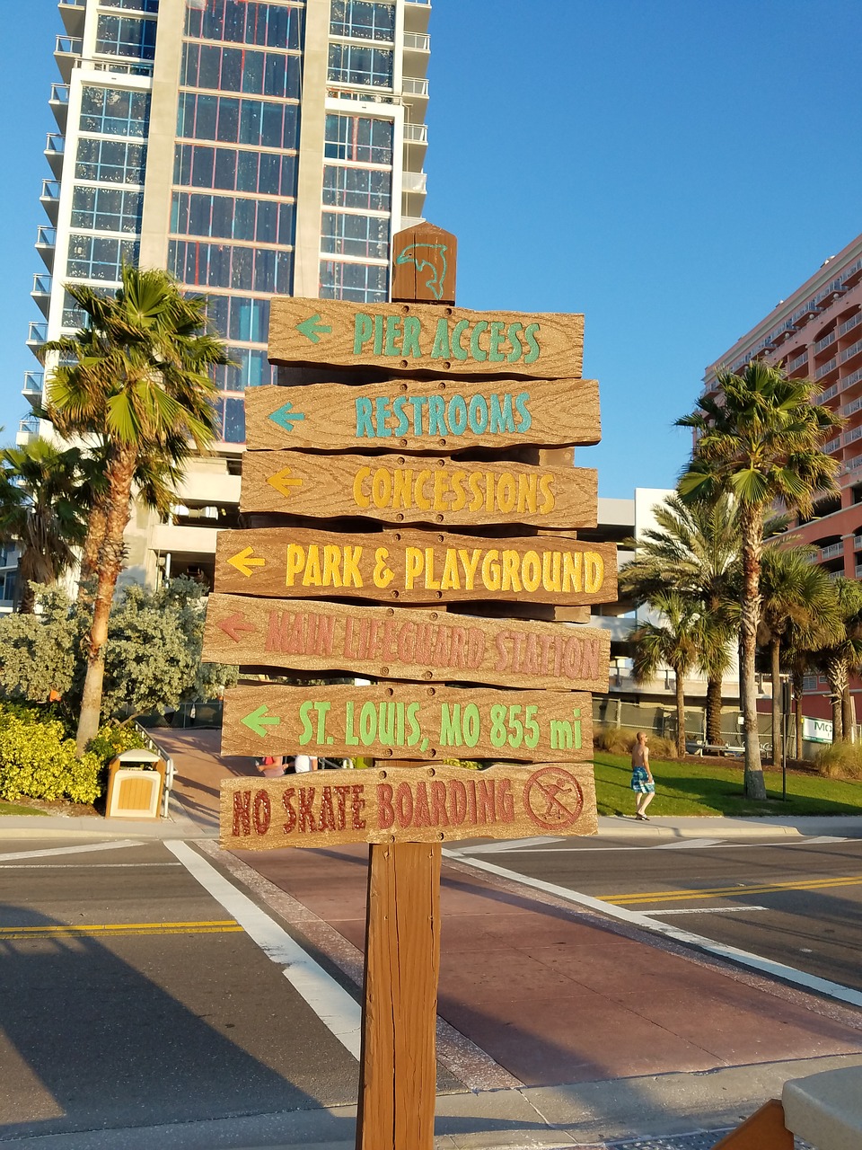 directional sign clearwater free photo