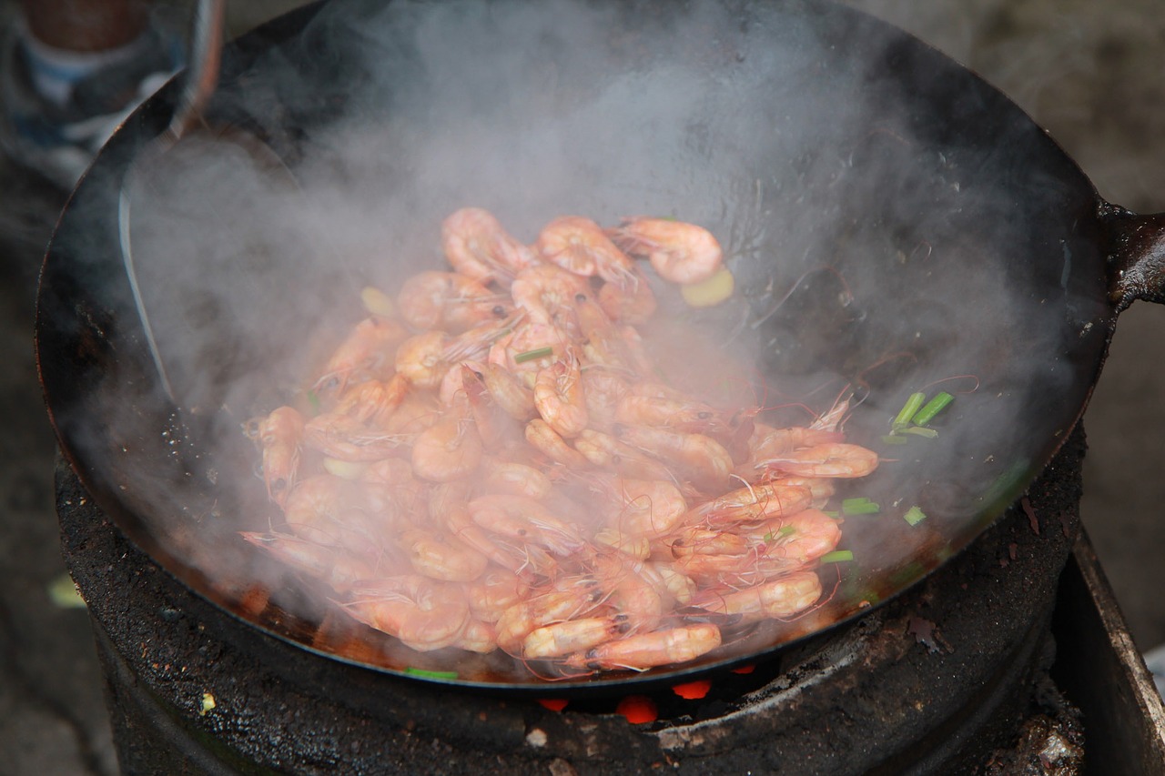 dishes delicious shrimp free photo