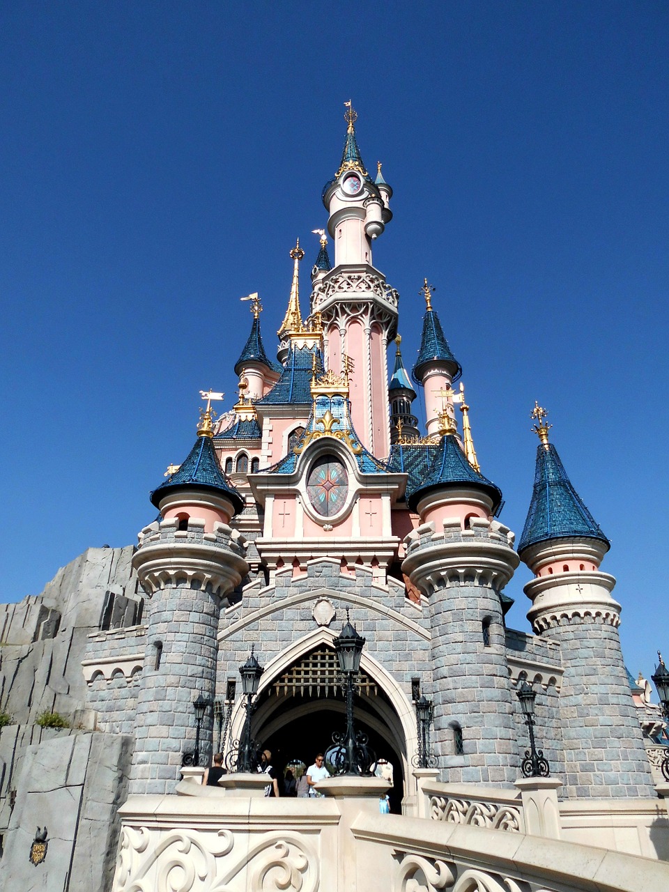 Sleeping Beauty Castle At Disneyland Paris, Eurodisney Stock Photo, Picture  and Royalty Free Image. Image 24676149.