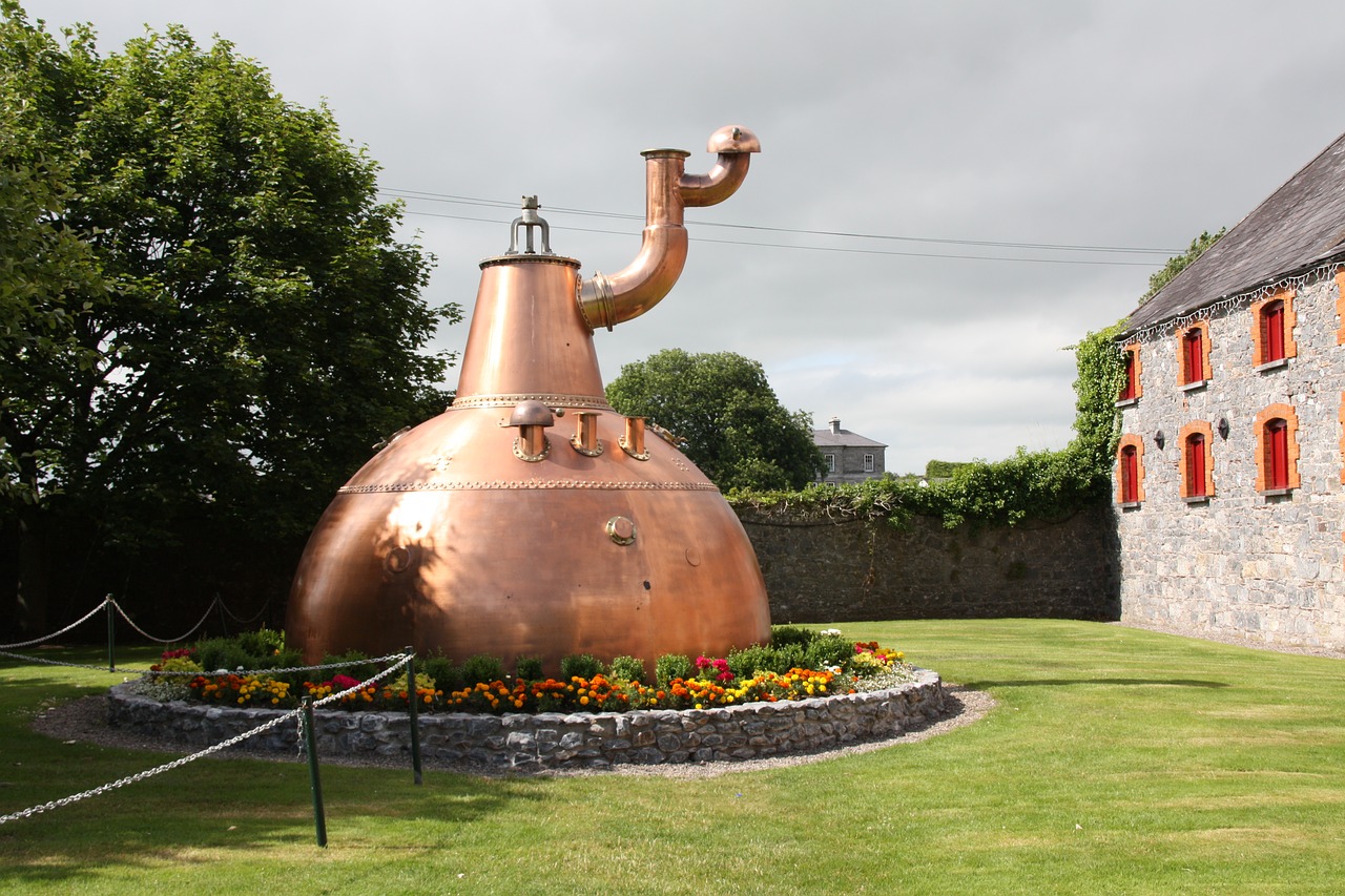 distiller distillery whiskey free photo