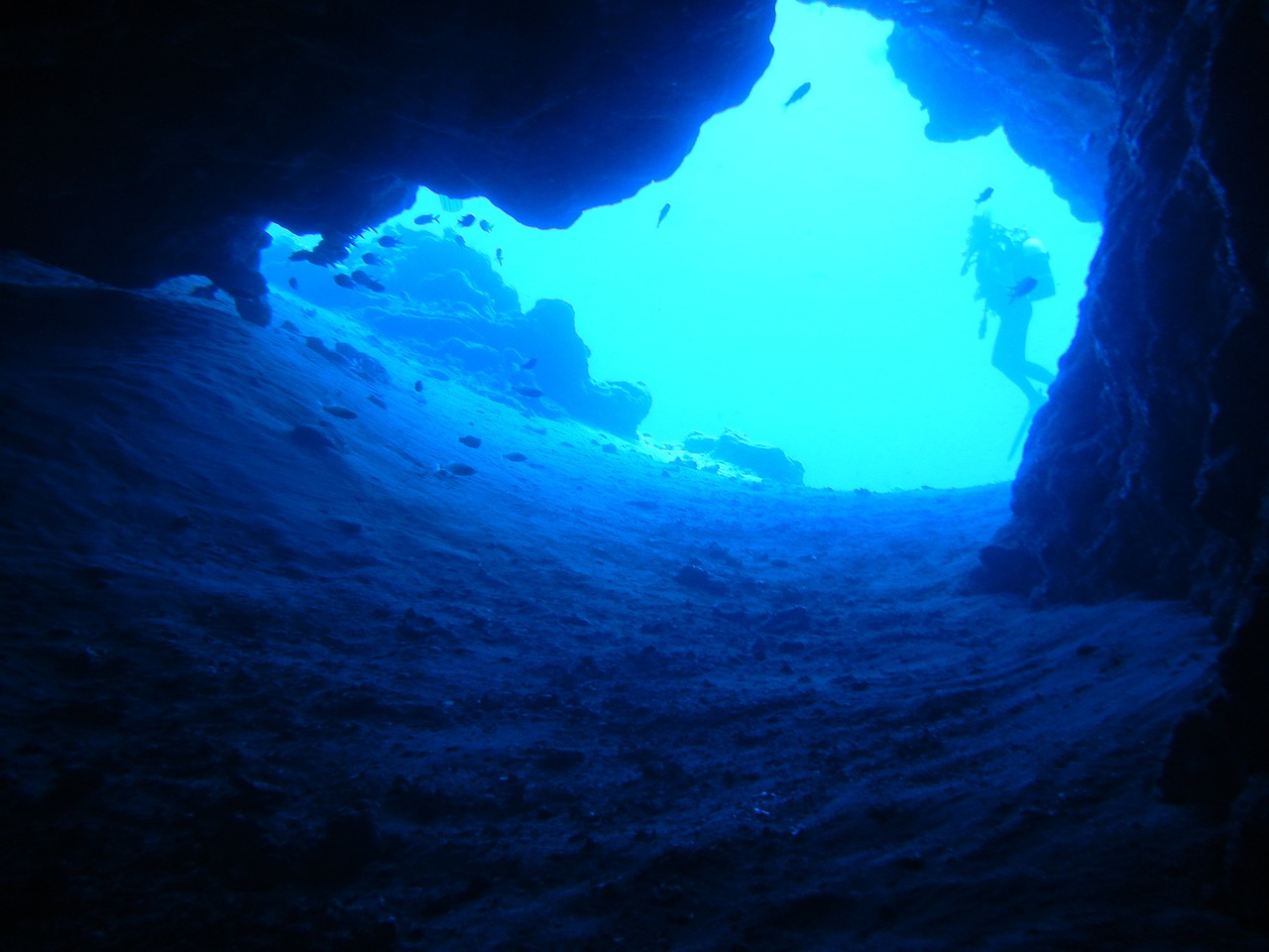 diving blue cave free photo