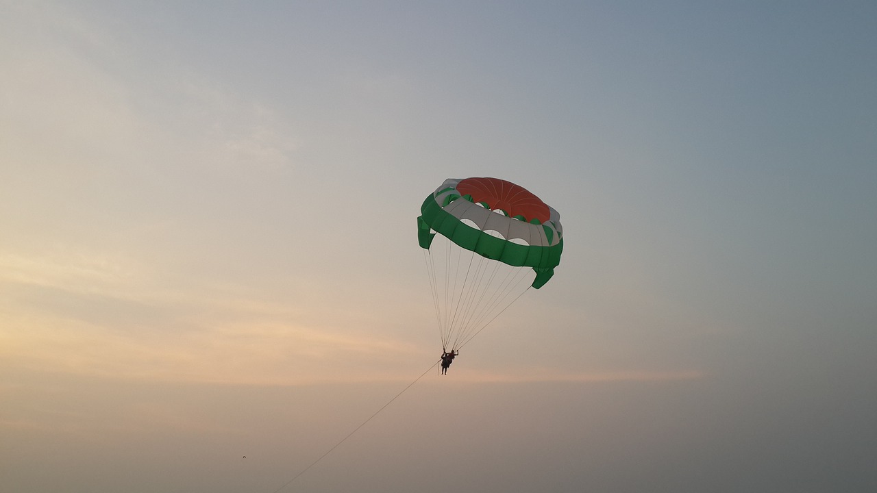 diving skydiving parachute free photo