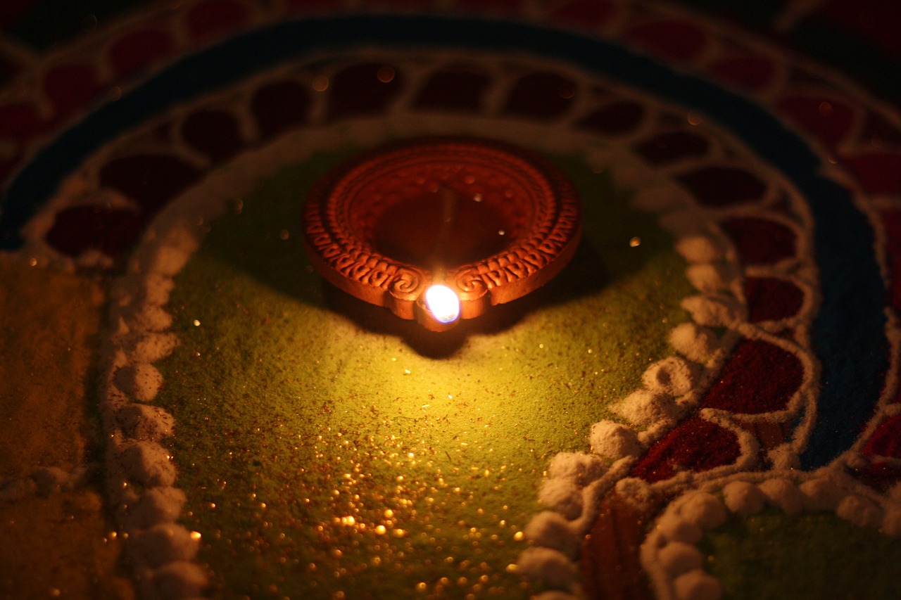 diwali festival diwali lamp diwali greetings free photo