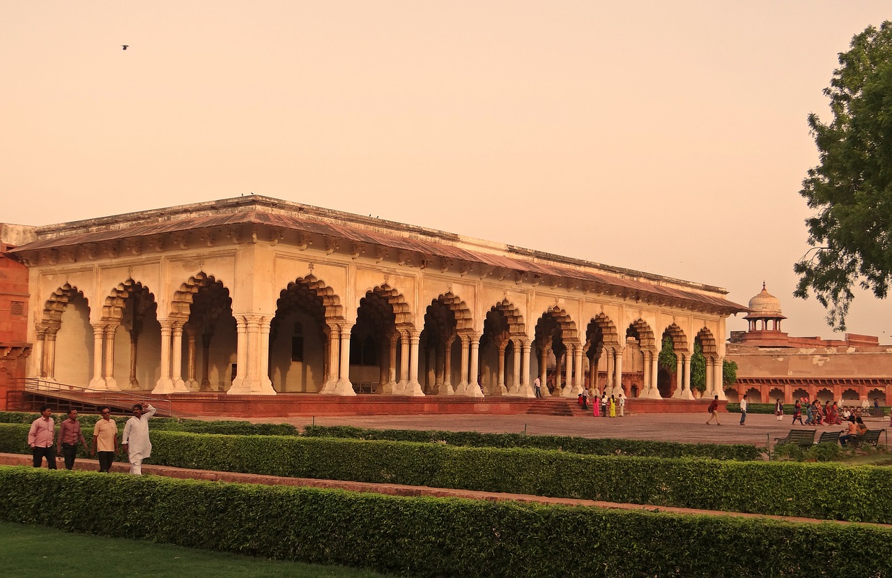 diwan-i-am agra fort hall of audience free photo