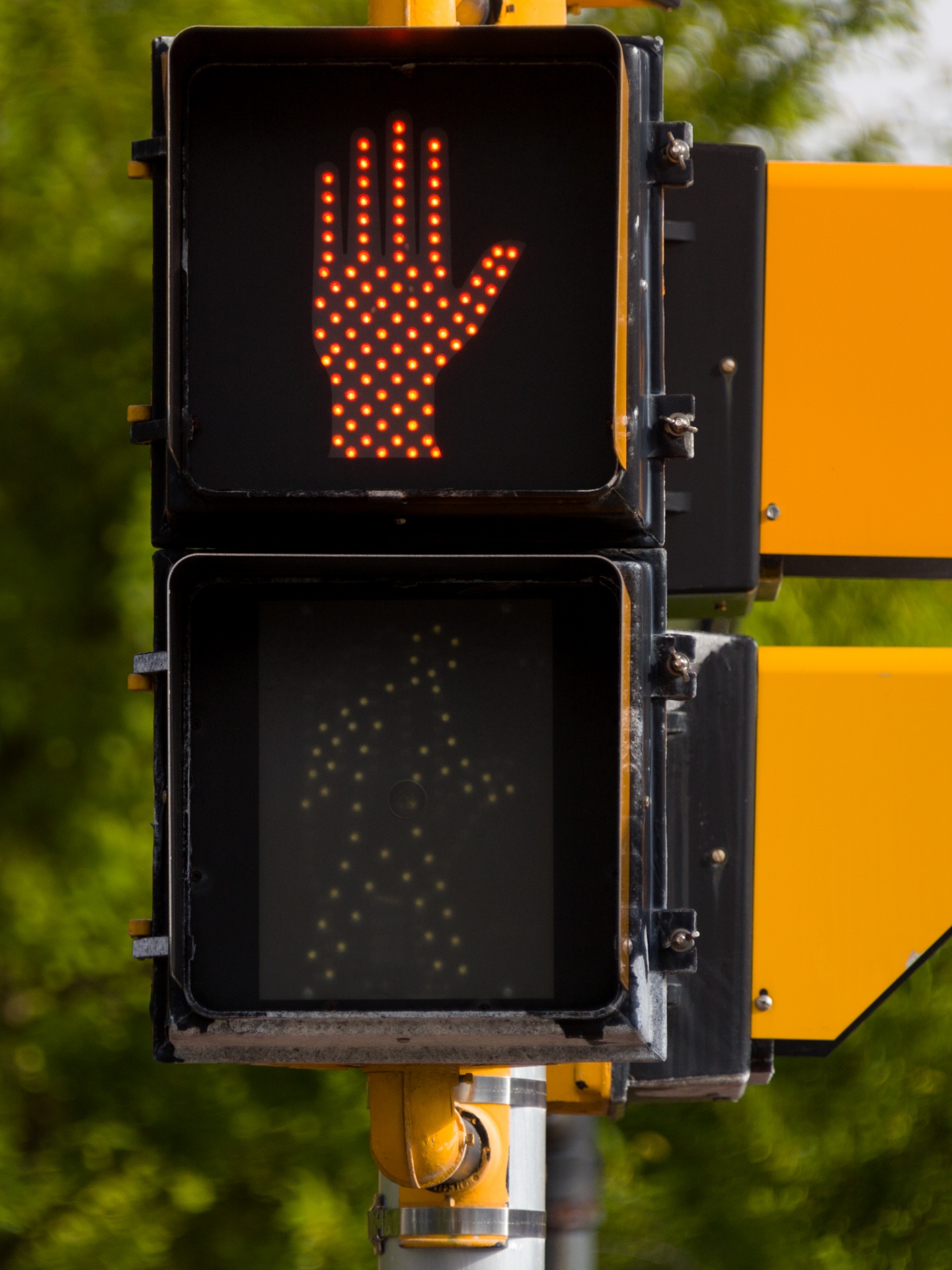 edit-free-photo-of-city-crosswalk-danger-dont-light-needpix