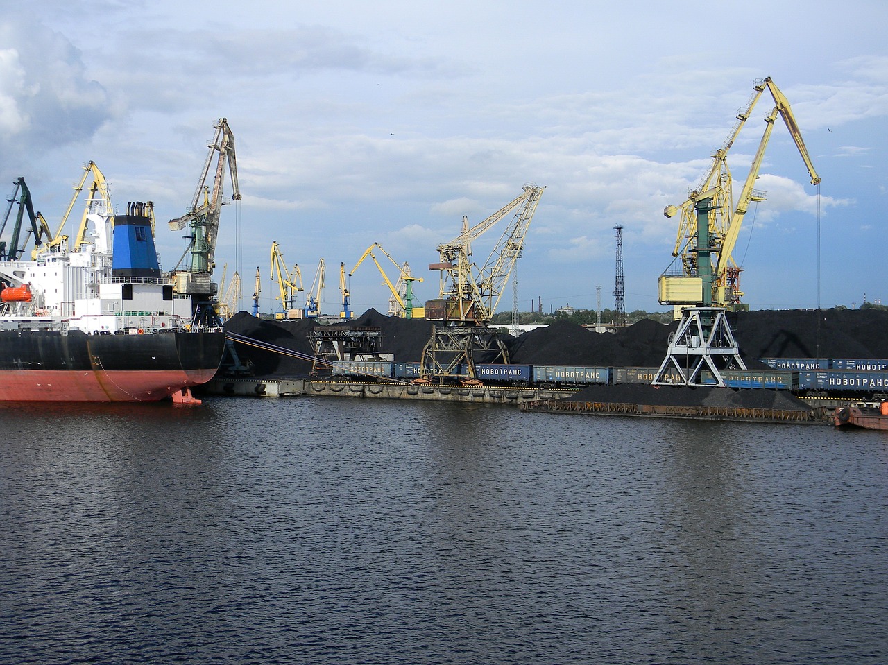 dock port logistics free photo