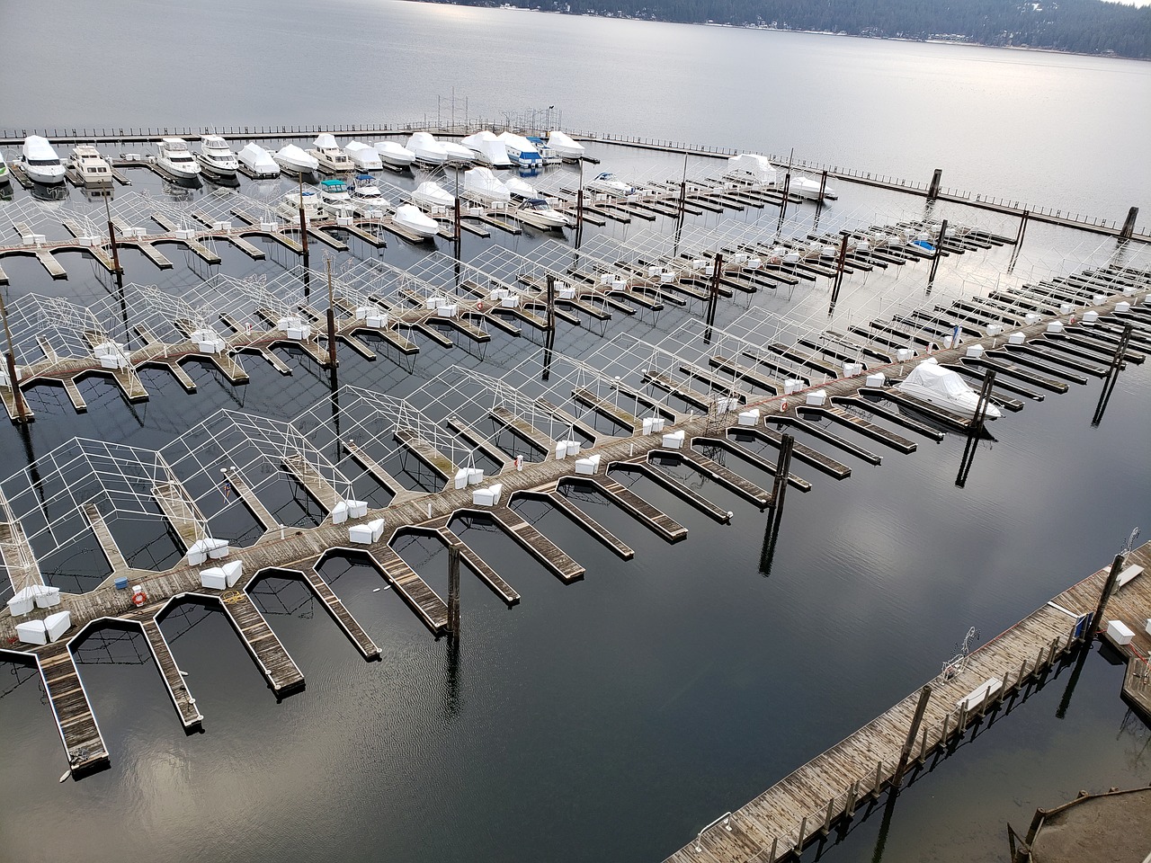 dock side  water  boat free photo