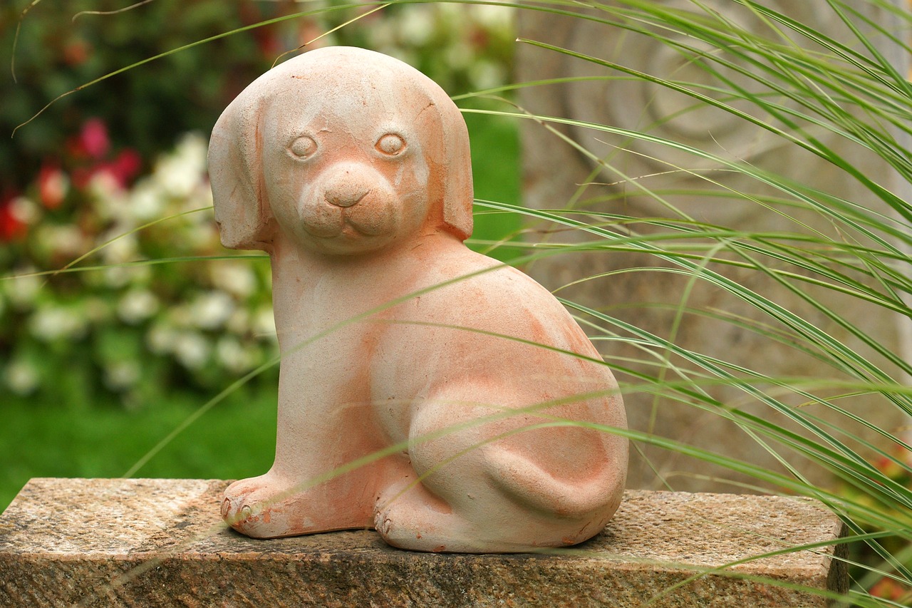 dog figure sculpture free photo