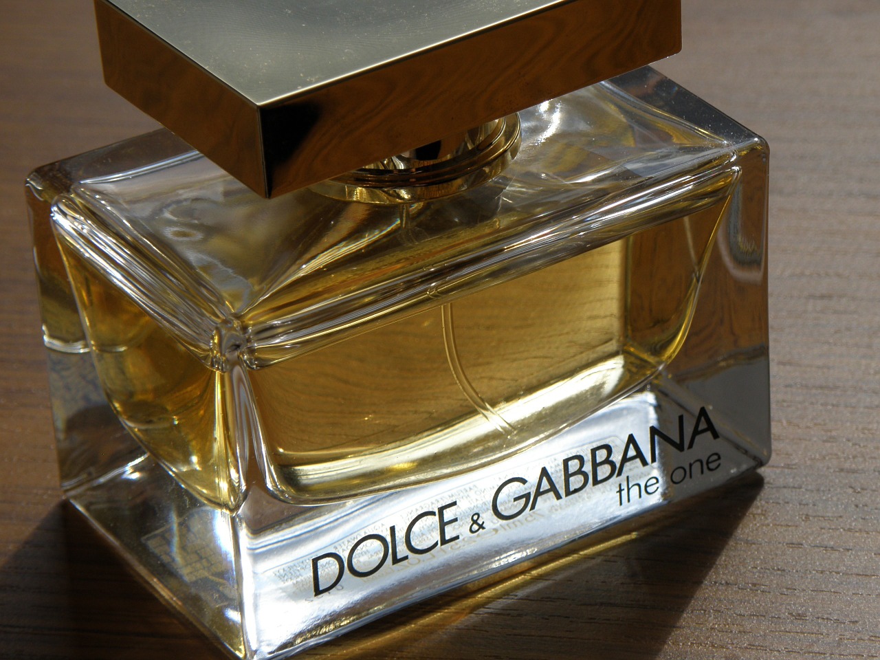 dolce gabbana perfume free photo