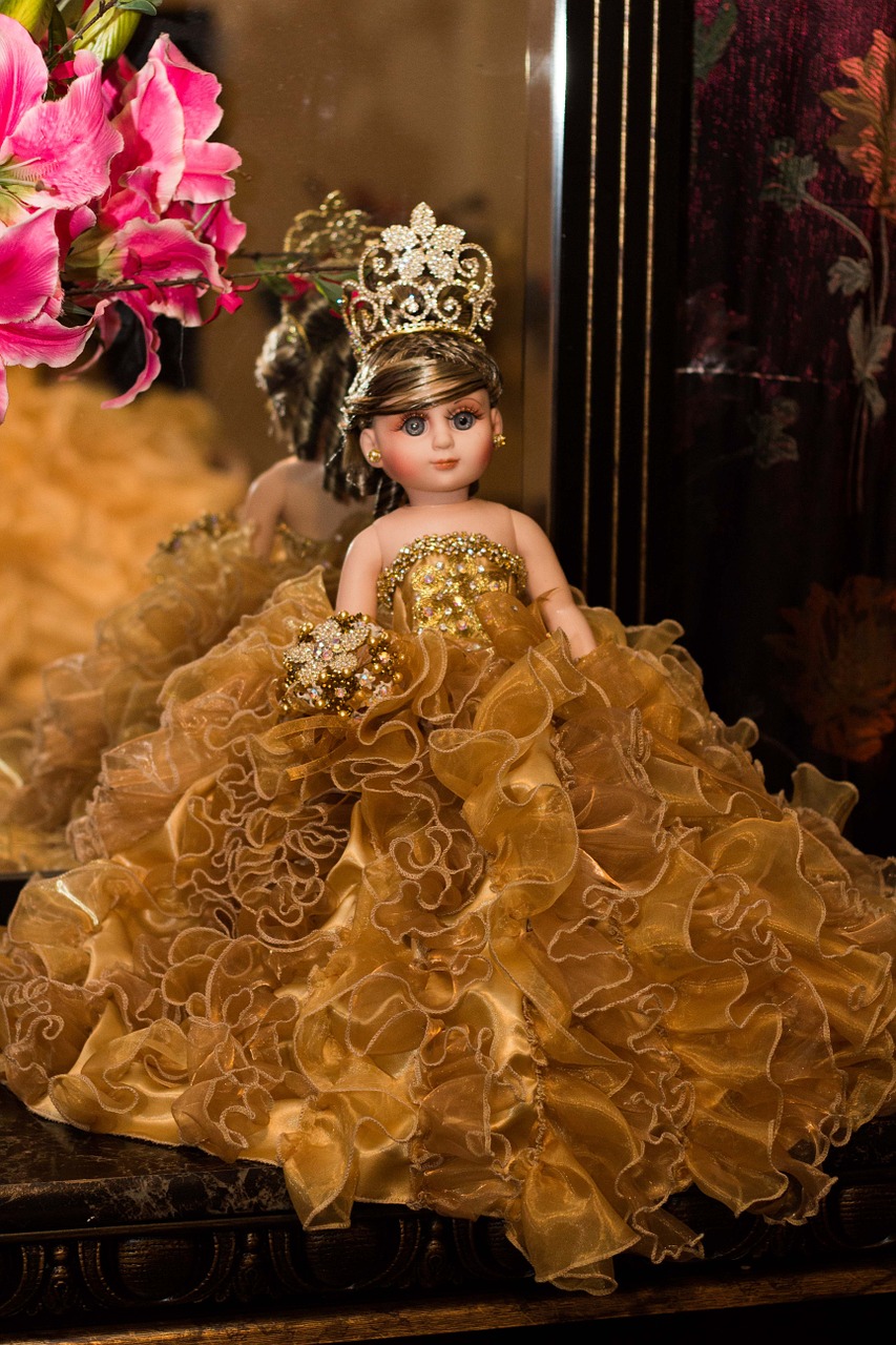 doll crown dress free photo