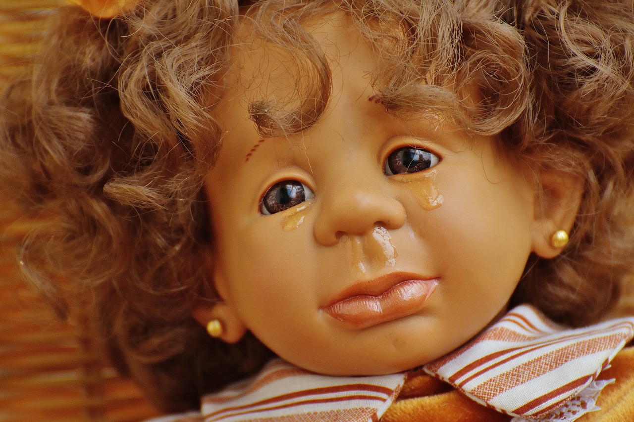 doll girl tears free photo