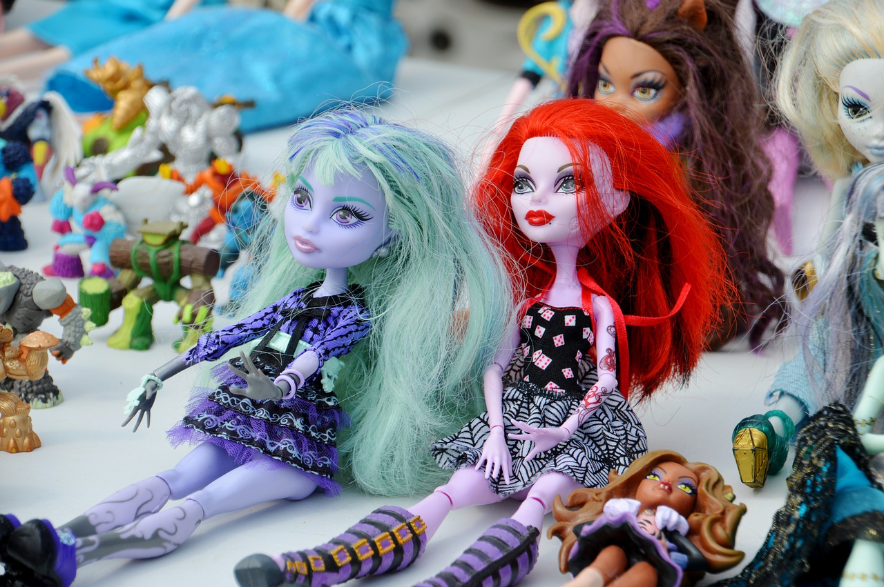 doll  dolls monster  dolls colored hair free photo