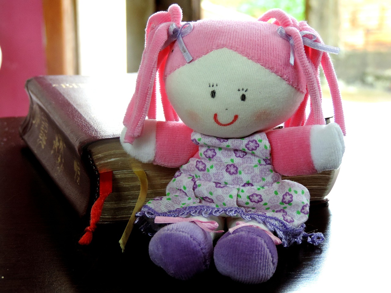 doll bible table free photo