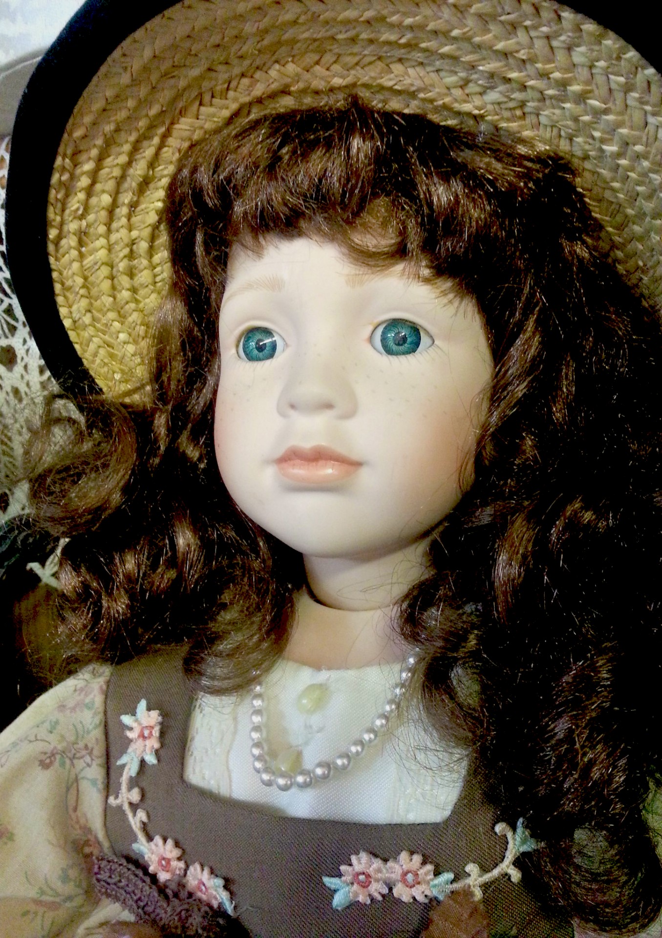 doll face girl free photo