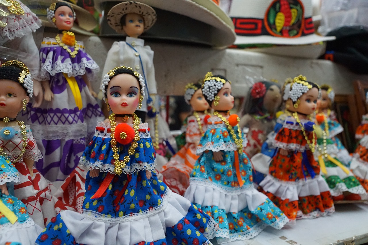 dolls colombia souvenir free photo
